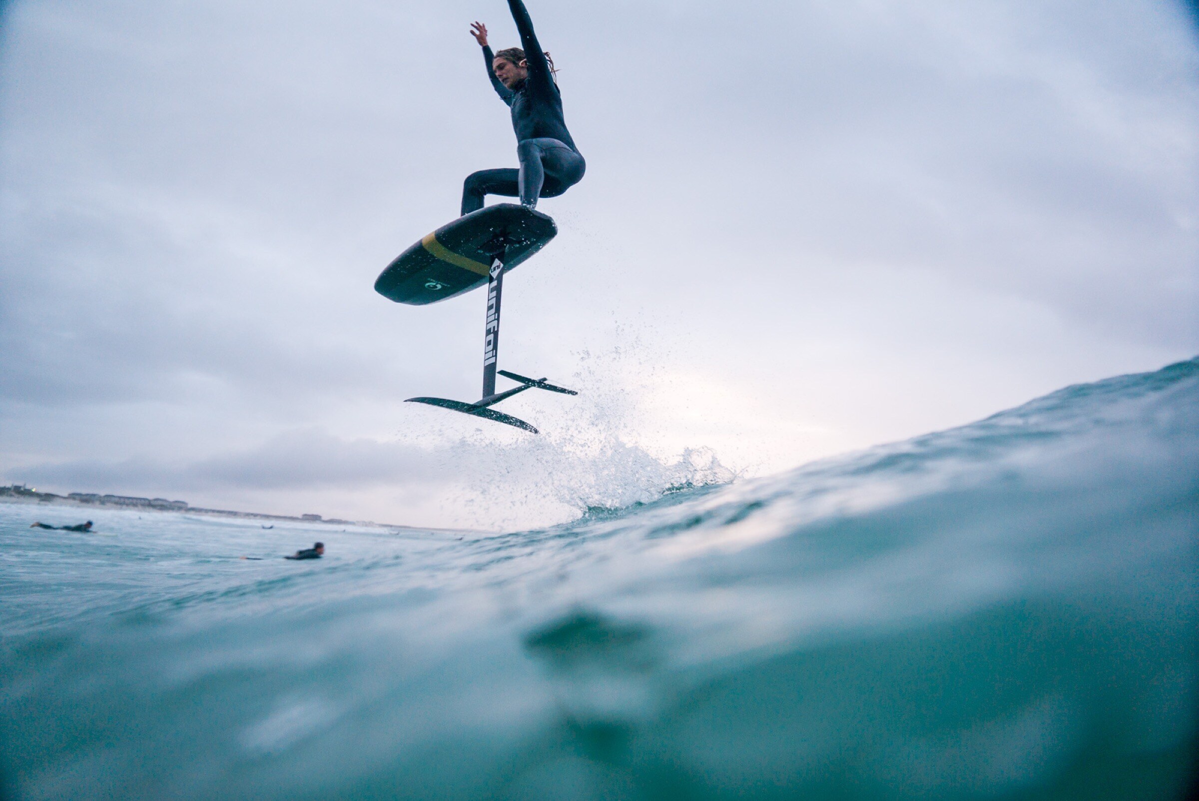 Rights-confirmed foiling action frame from Dylan Wichmann’s water archive.